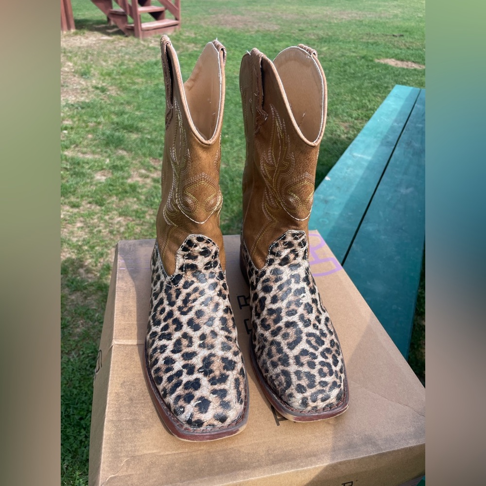 ROPER big kids size 6 cowgirl boots